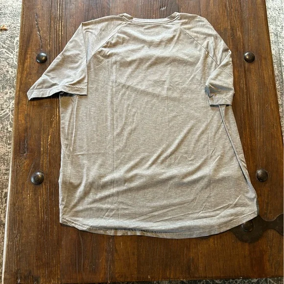 Columbia Heather Gray Short Sleeve Shirt - Picture 2 of 3